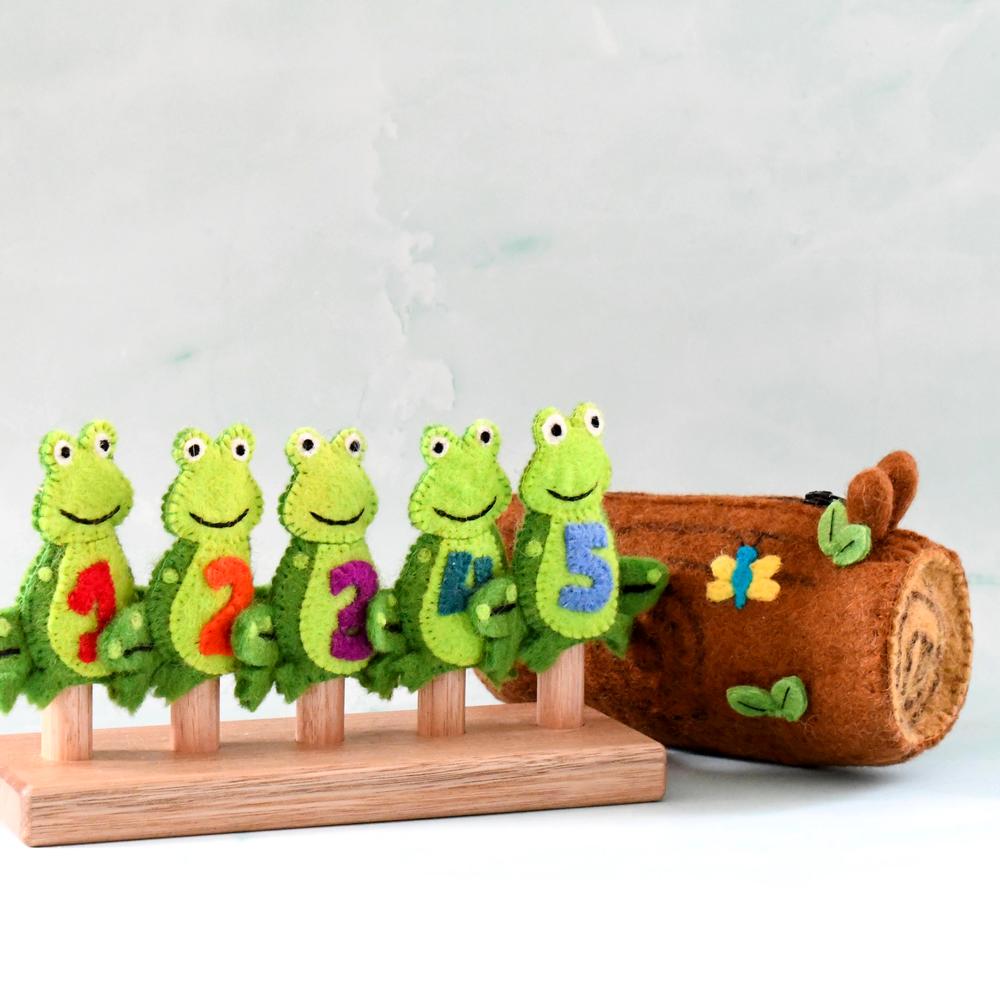 5 Little Speckled Frogs with Log Bag, Finger Puppet Set
