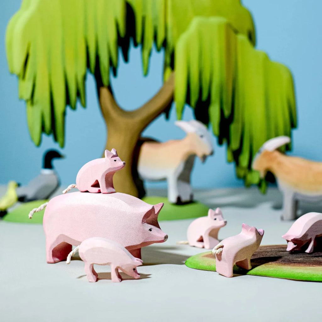 Bumbu Pig Family