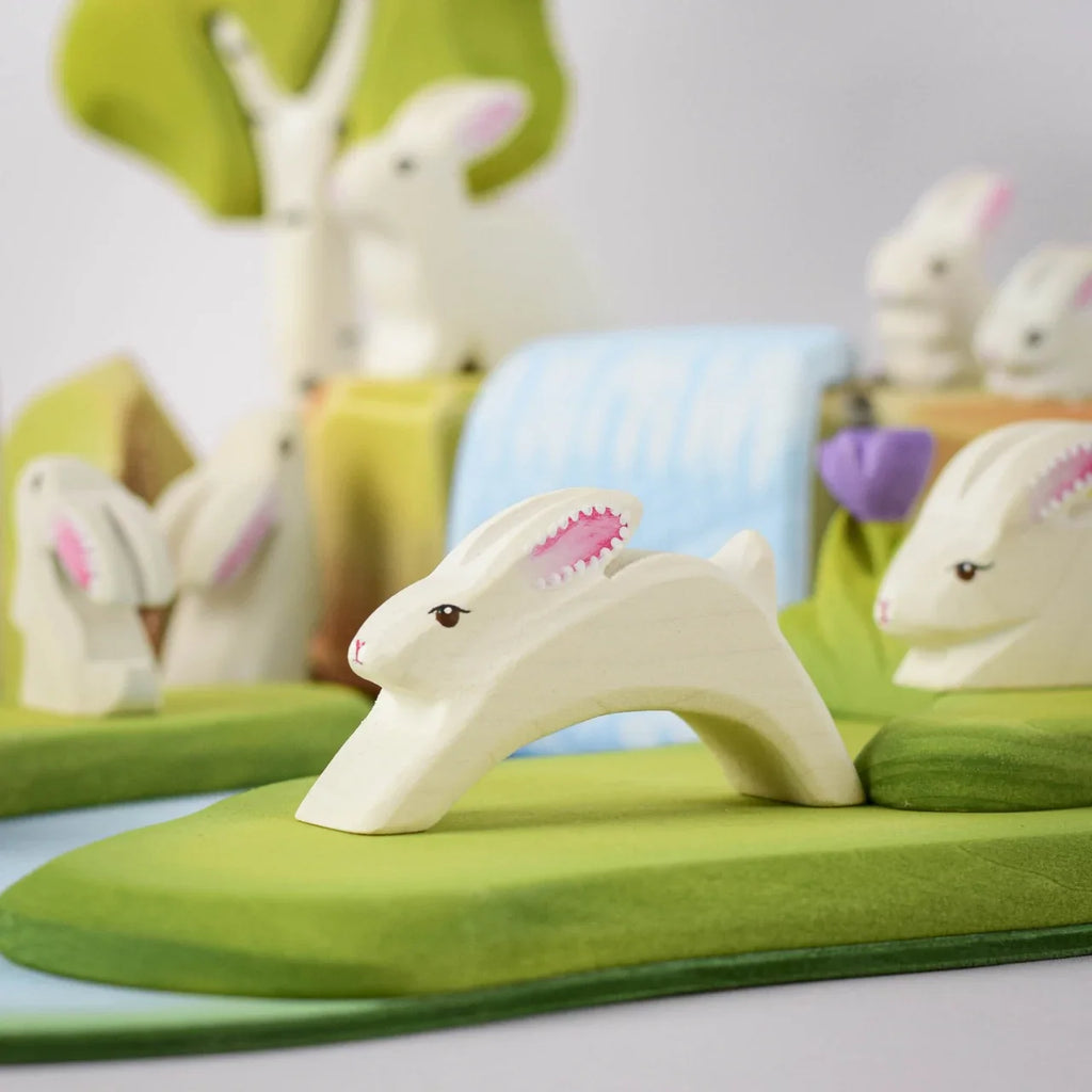 Bumbu Running Easter Bunny