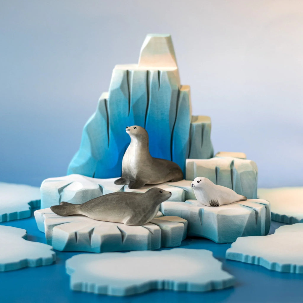 Bumbu Harp Seal Family and Iceberg Set