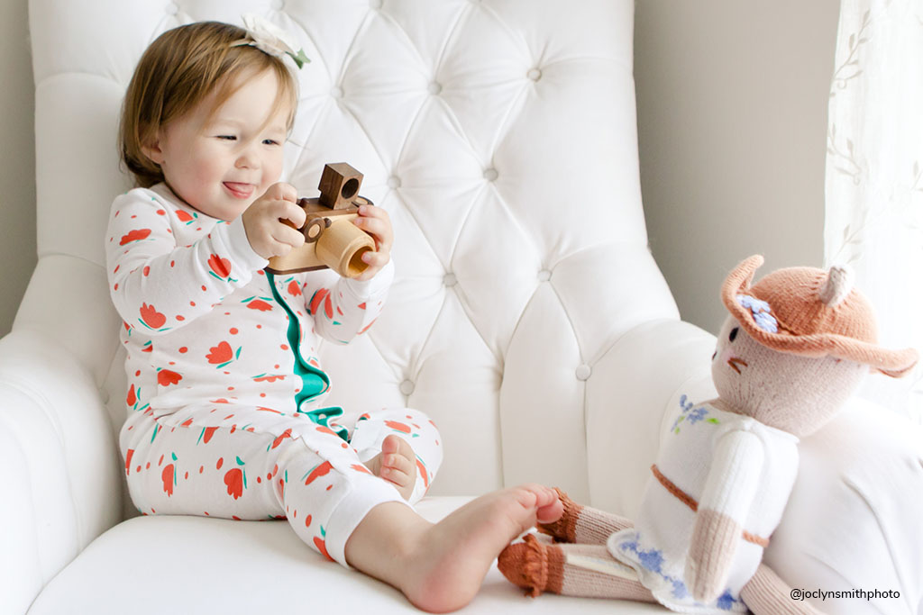 35MM Wooden Toy Camera Gift Set - Beech Wood with 2 Flashes ($85 Value)