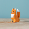 Bumbu Fox Cub, Sitting