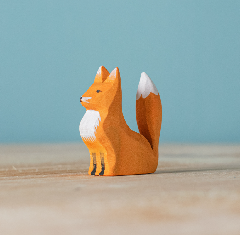 Bumbu Fox Cub, Sitting