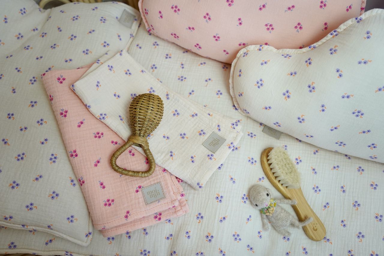 "Pink and purple forget-me-not" Muslin Nappies (Set of 2)