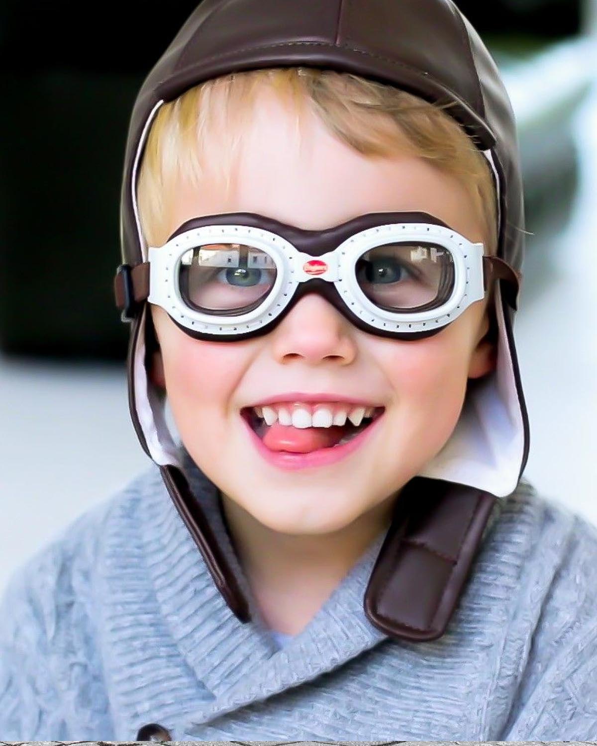 Baghera Racing Cap and Goggles Set